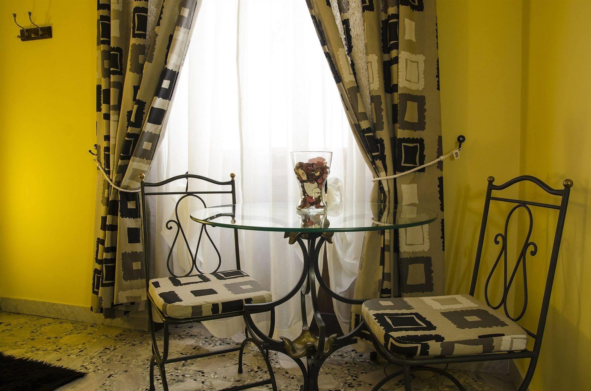 Backpacker Naples Hostel Luaran gambar